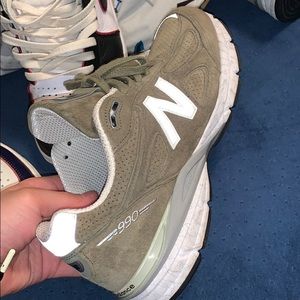 New balance 990 v4